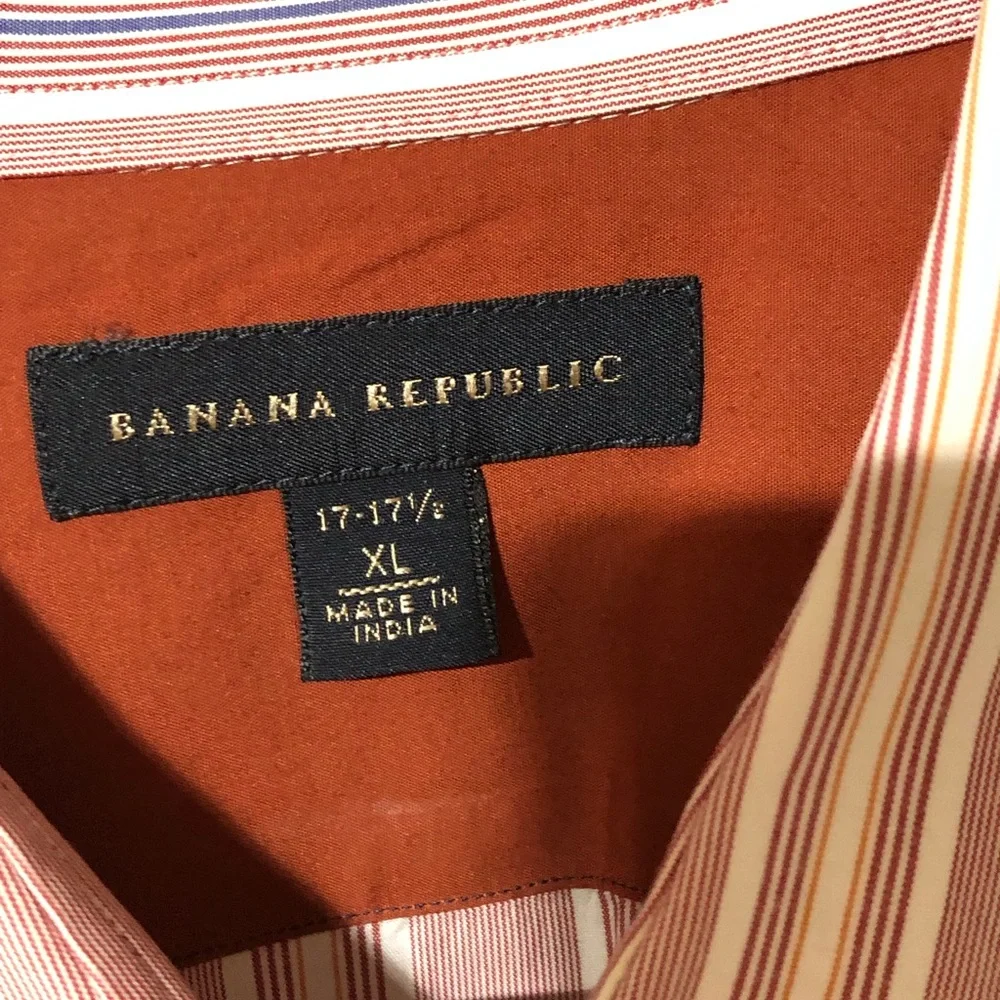 Banana Republic button up shirt size XL 17/17 1/2 pink white & blue 31” L
